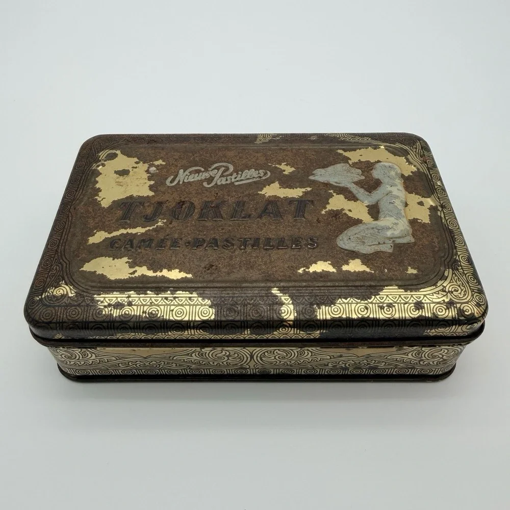 Rust Tin Vintage Tjoklat Camee Pastilles – Original Vintage Candy Container
